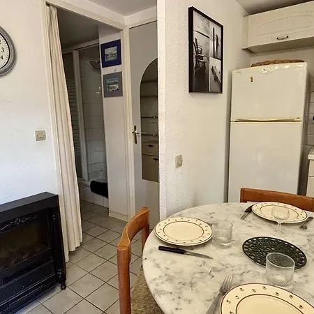 Holiday home Maison Avec Mezzanine: Confort, Terrasse & Proximite A - Fr-1-225-42